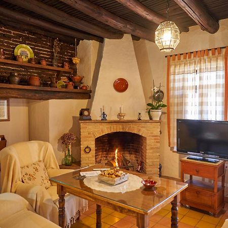 Vila Zarzo Del Tragaluz Fuenteheridos Exteriér fotografie